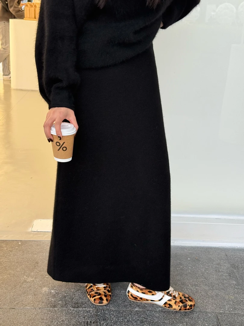 轻盈漫步秋冬韩系垂坠显瘦松紧高腰针织半身裙长裙女828