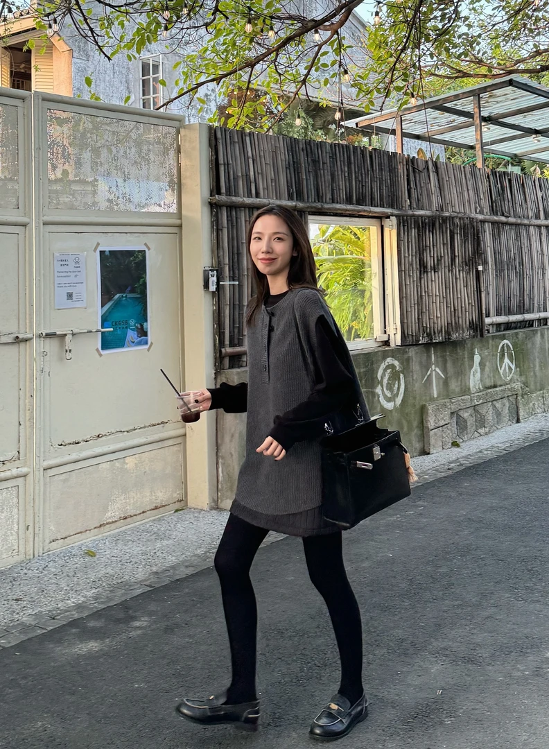 治愈者秋冬新款简约设计感纯色圆领针织背心外搭打底毛衣马甲3308