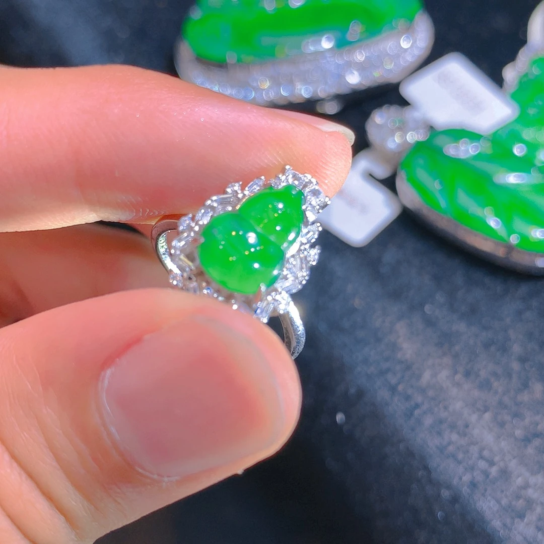 翡翠颈饰银S925镶嵌翡翠