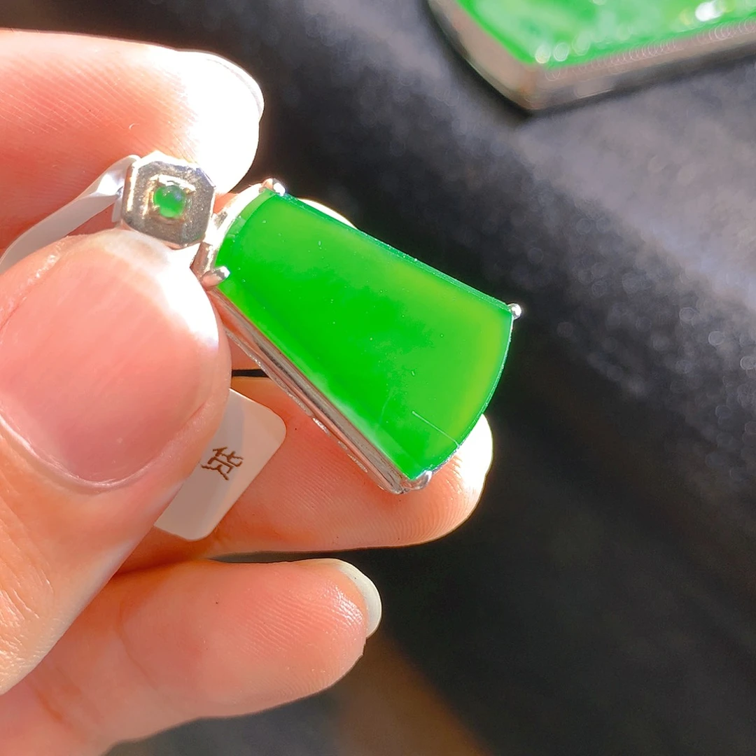 【闪购商品】翡翠颈饰银S925镶嵌翡翠