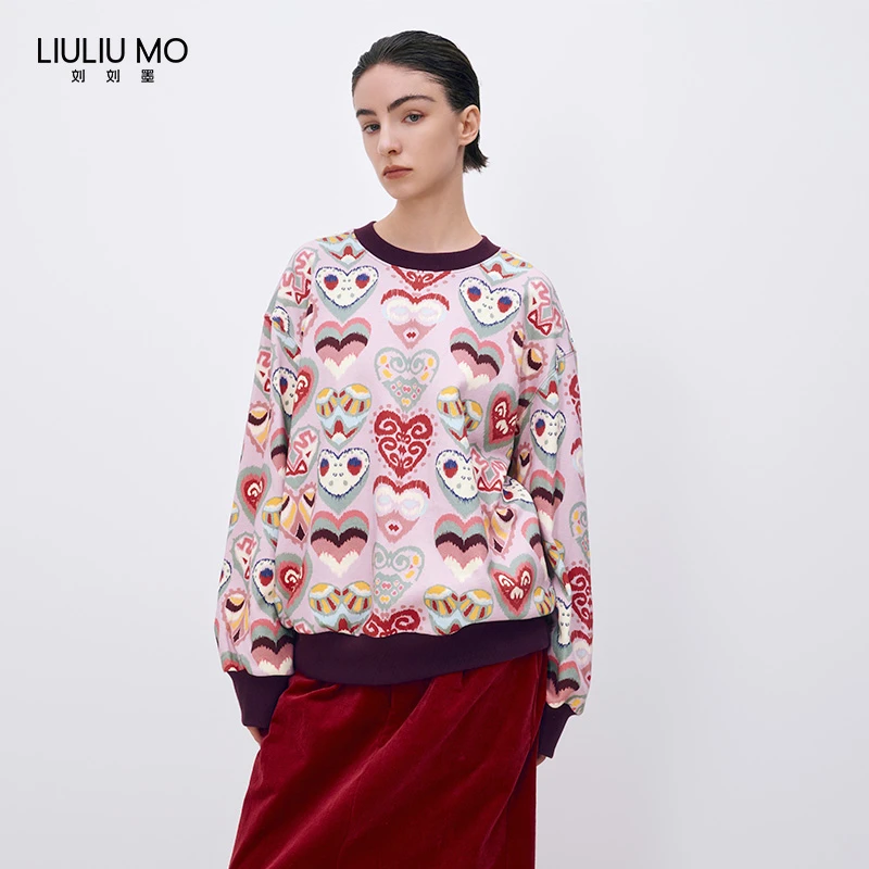 刘刘墨秋冬时尚减龄卡通满印百搭甜美设计感显瘦粉色爱心印花卫衣