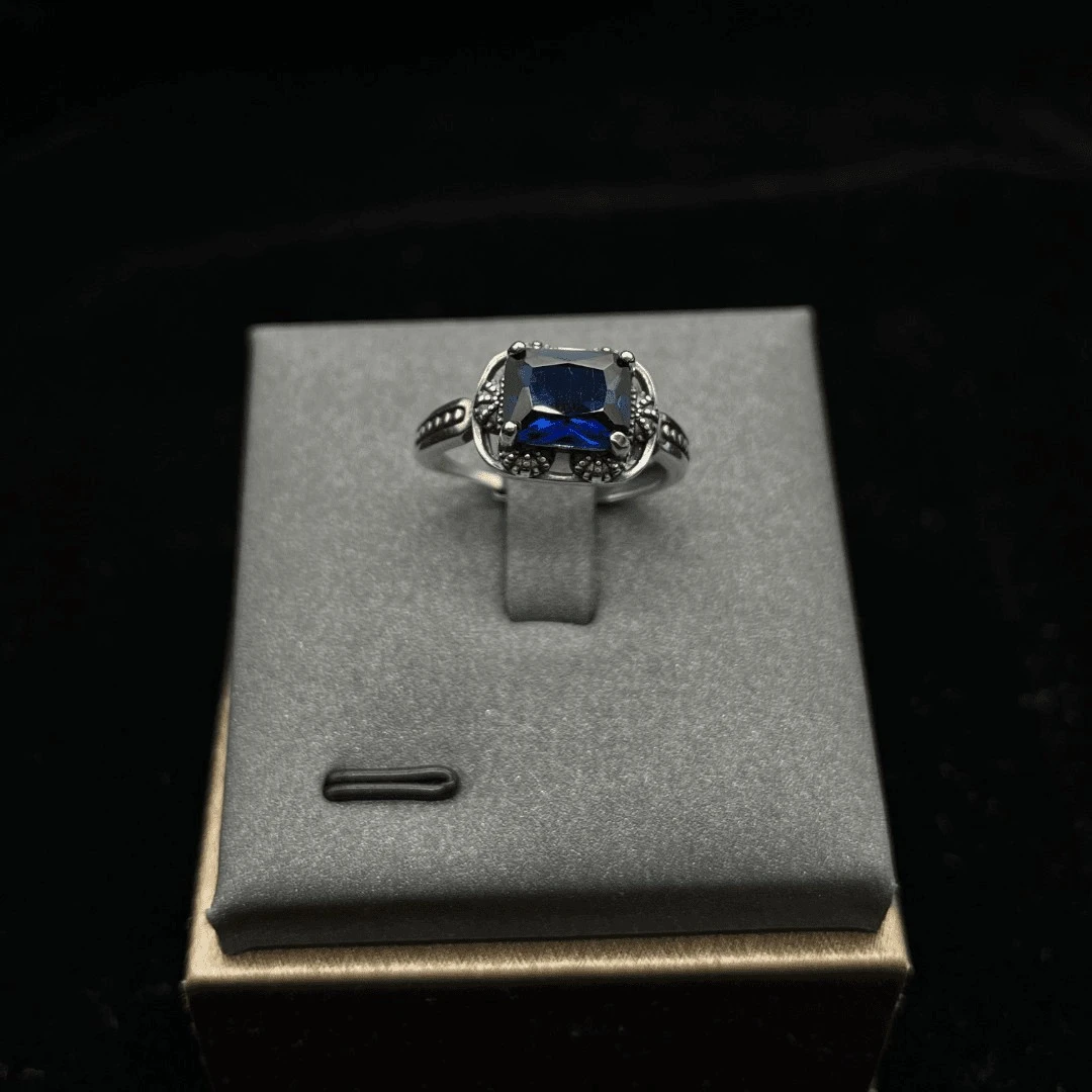 925银合成锆石戒指 气质做旧蓝色银戒复古镶嵌YJZ049-3蓝