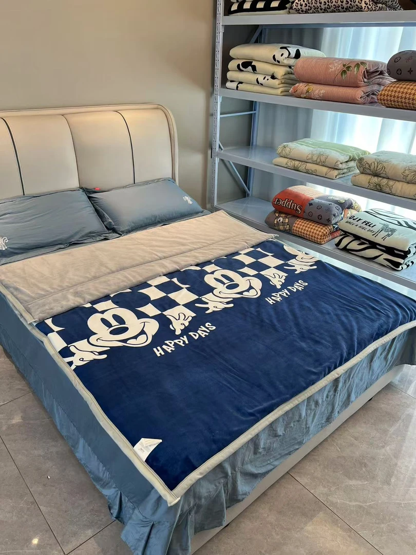 1.5*2米双面绒米奇印花款加厚被子可机洗单人冬被小孩款