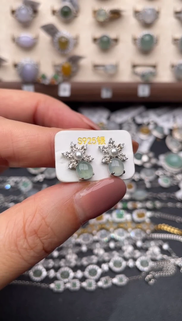 【闪购商品】翡翠耳钉银S925镶嵌111111