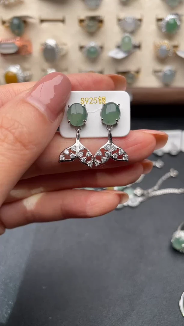 【闪购商品】翡翠耳钉银S925镶嵌111111