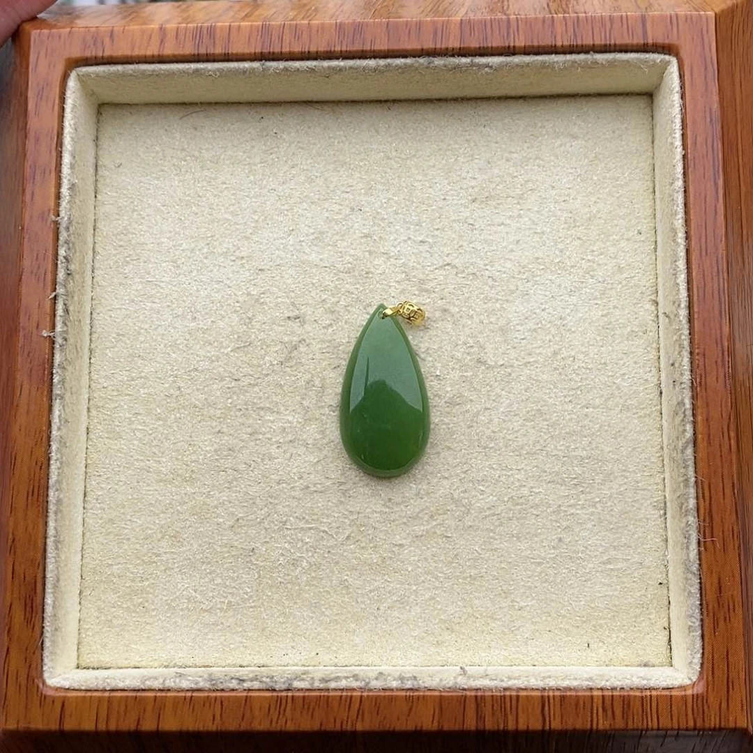 和田玉吊坠(不含链)18K金镶嵌