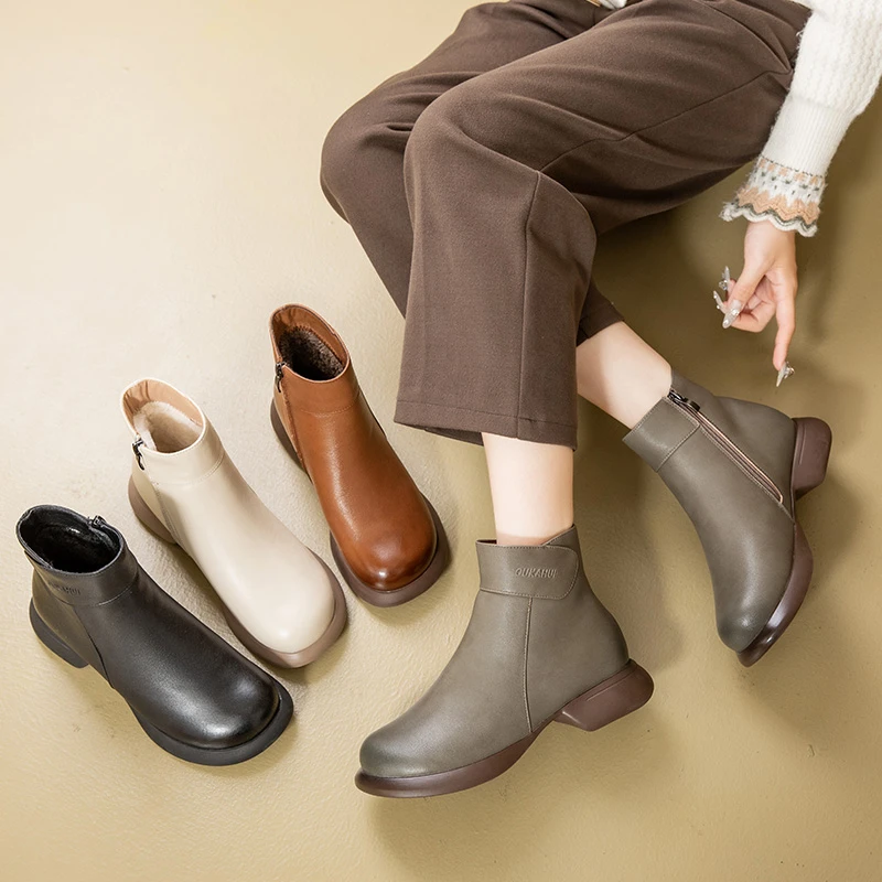 20250新款真皮女靴软面短靴秋冬百搭复古英伦风粗跟妈妈鞋软底