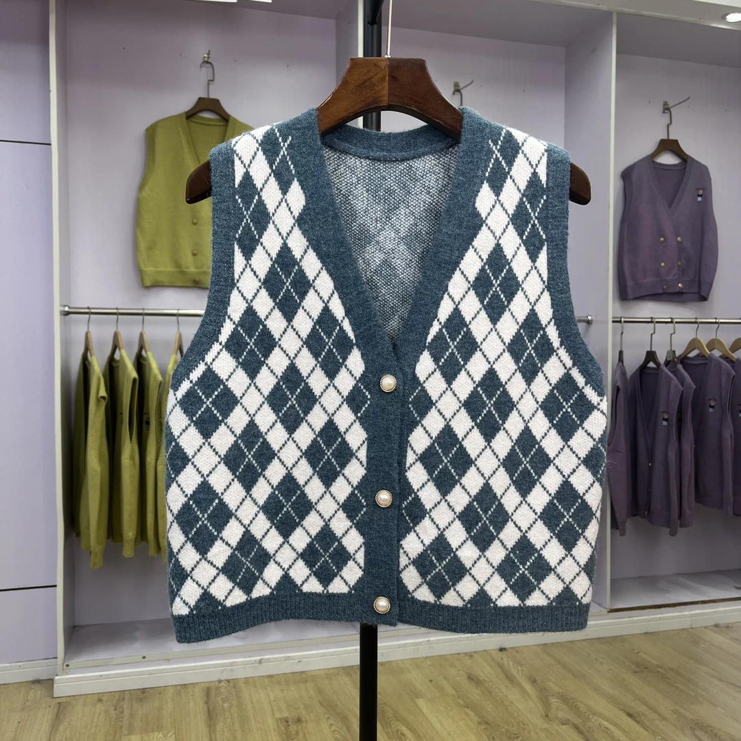564 2024秋冬新款撞色菱格针织开衫马甲背心女时尚气质外搭上衣