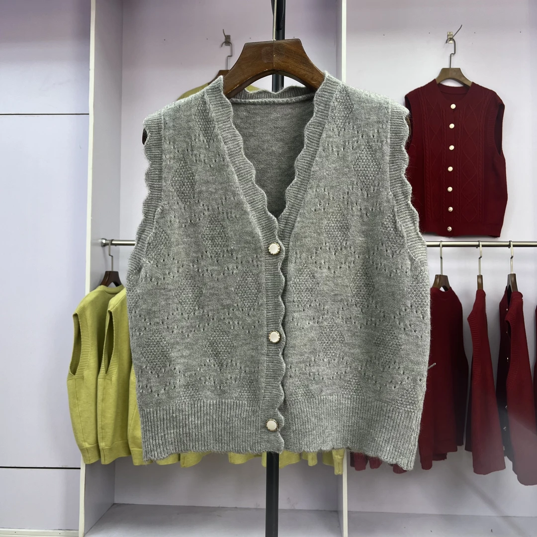 249 复古春秋时尚女士叠穿流行百搭学院风网红提花毛衣马夹v领潮