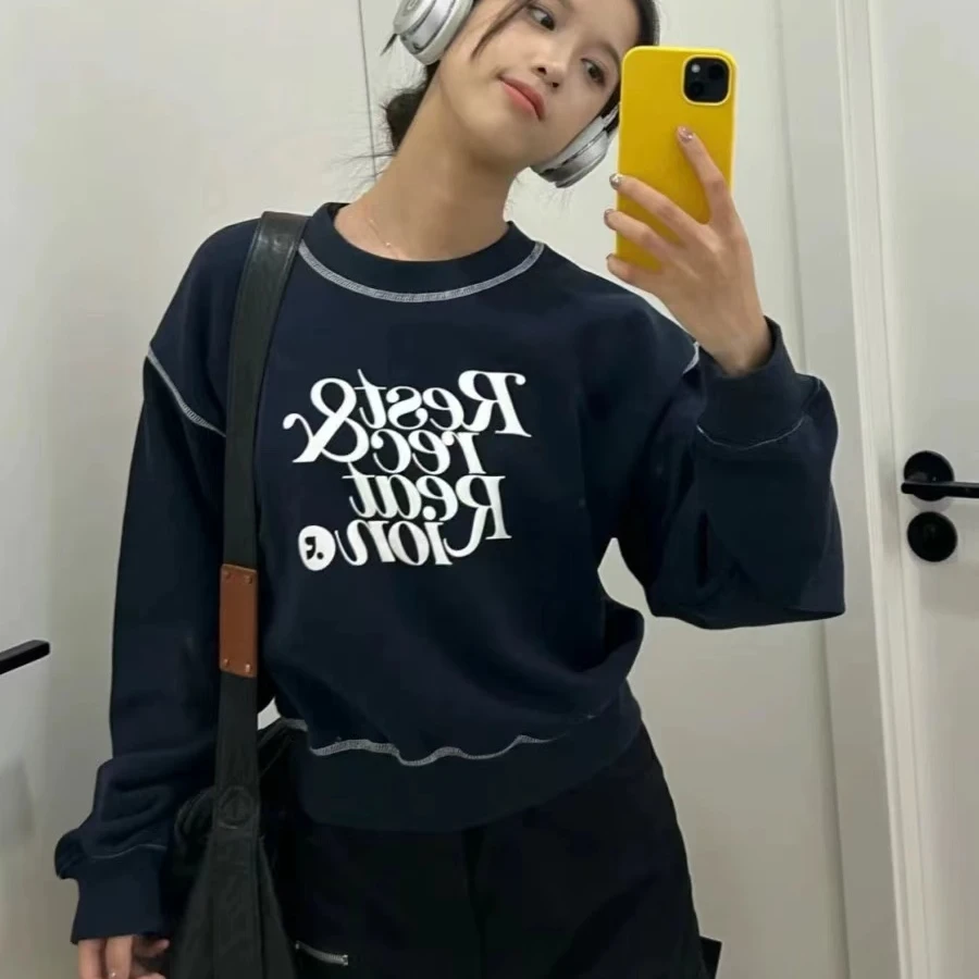 （逗号）加绒长袖时尚休闲百搭女士印花圆领明线卫衣