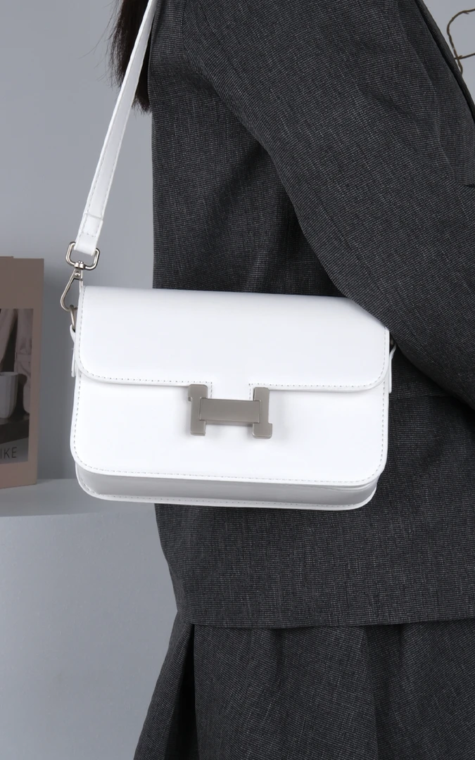 7025-米白24款高端时尚轻奢女士百搭简约休闲斜挎通勤包小包包