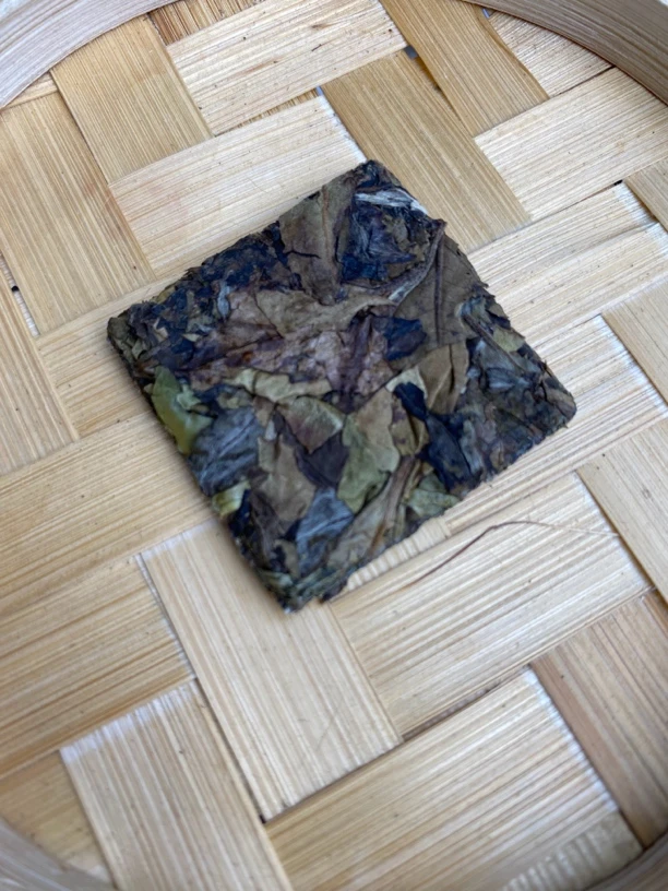 2021紧压寿眉小饼干茶正宗厂家直销政和高山白茶