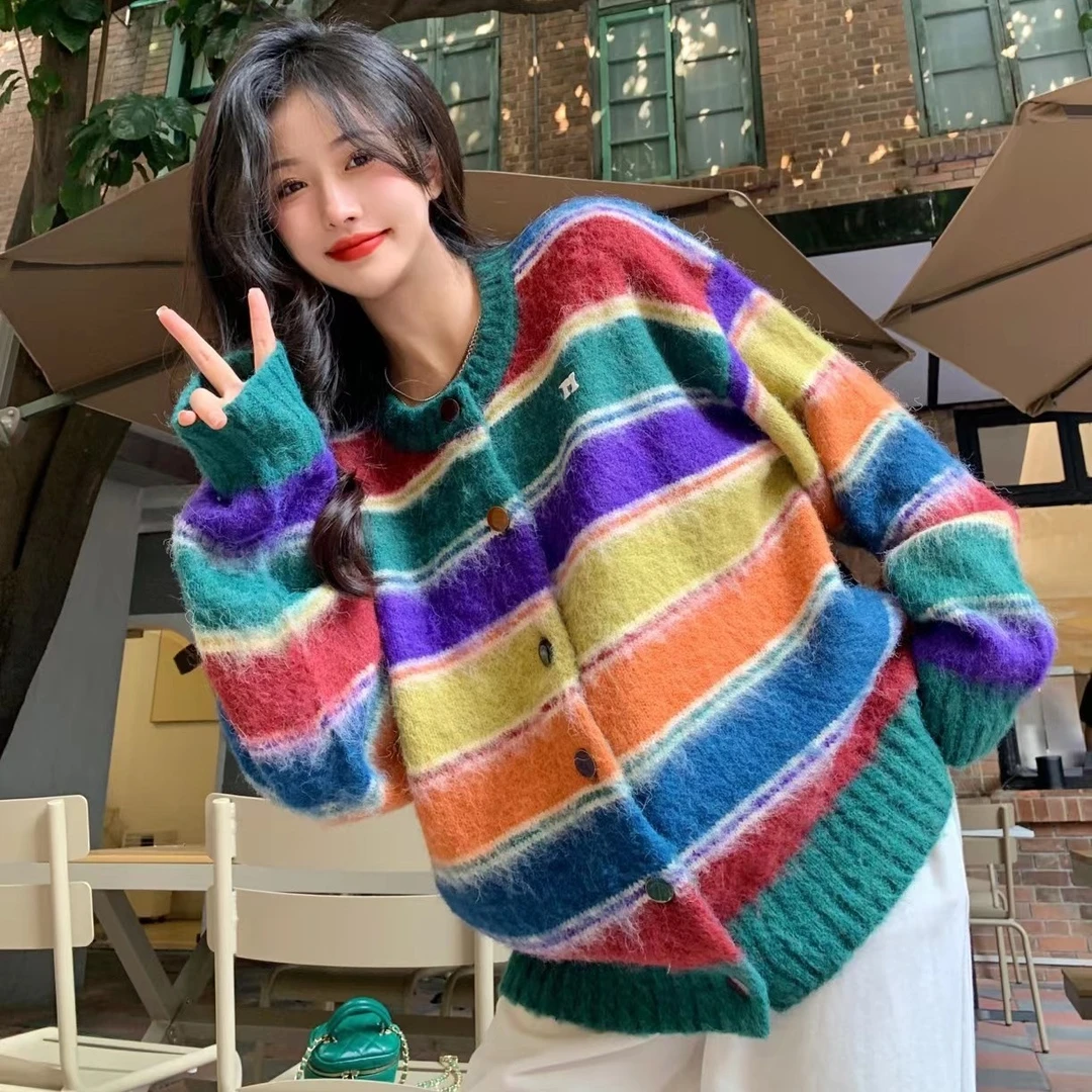 气质复古彩虹条纹开衫毛衣女秋冬新款减龄甜美长袖针织衫上衣