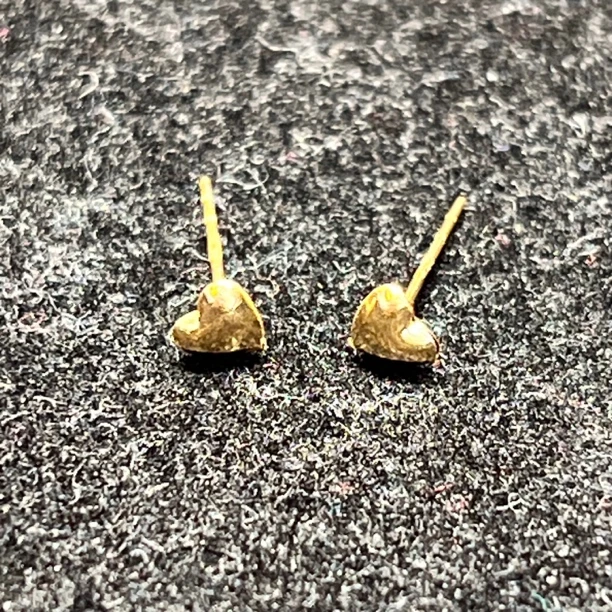 00  18K金3mm爱心耳钉E430