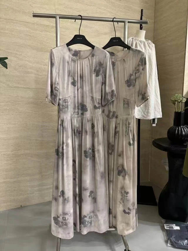 1808两色印花连衣裙