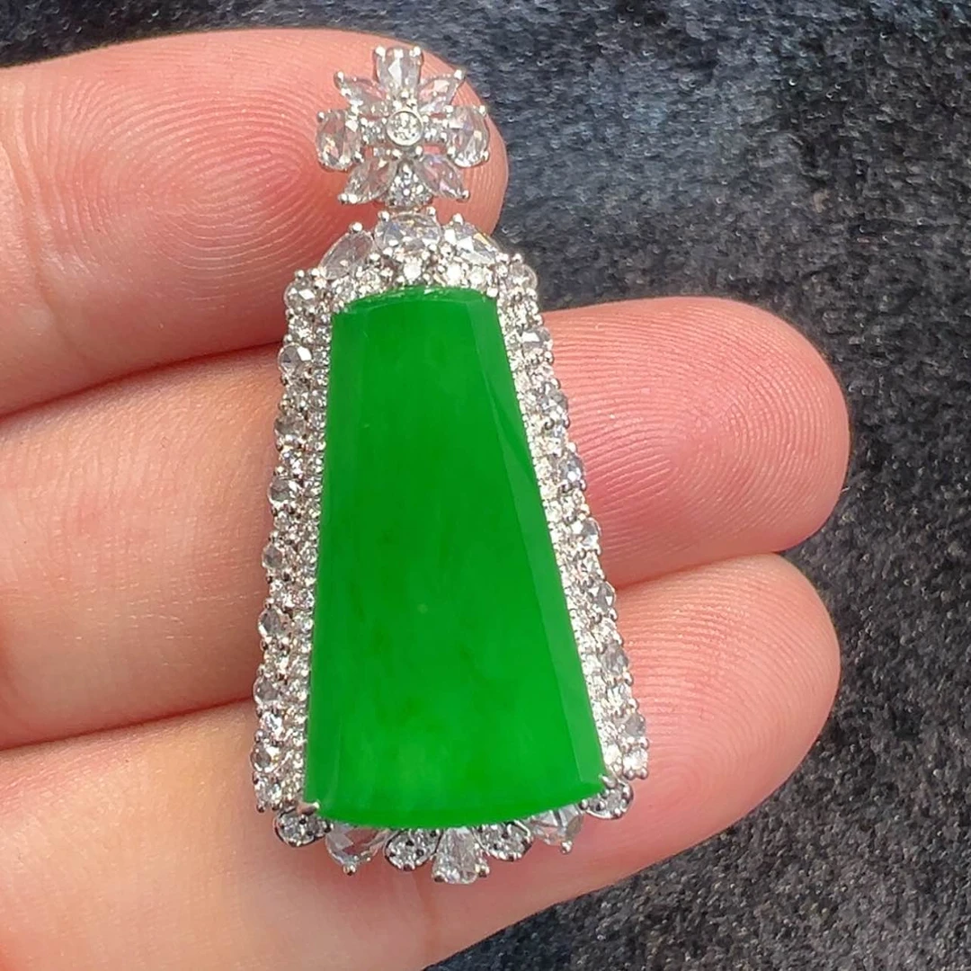 【闪购商品】翡翠颈饰18K金镶嵌