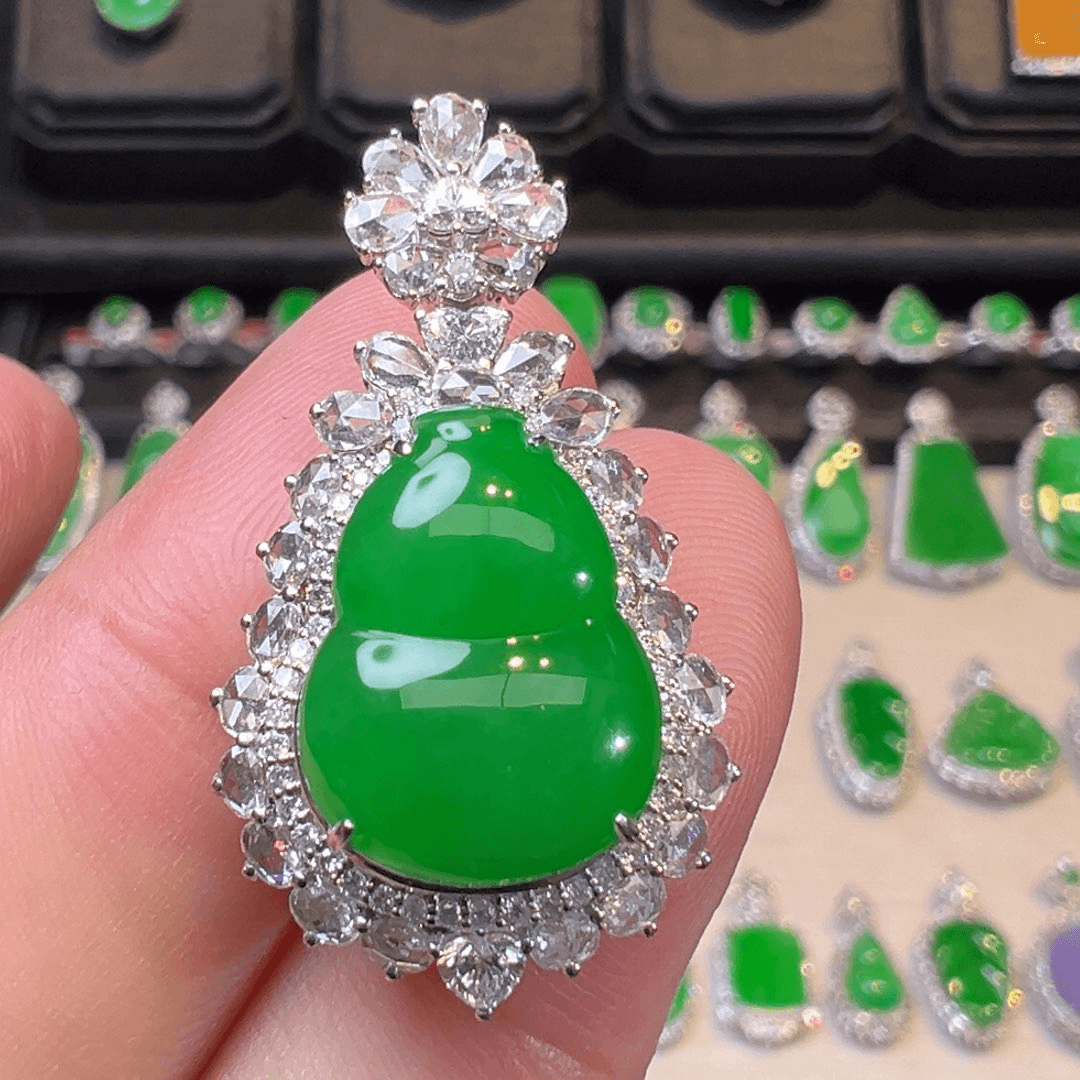 翡翠吊坠(不含链)18K金镶嵌