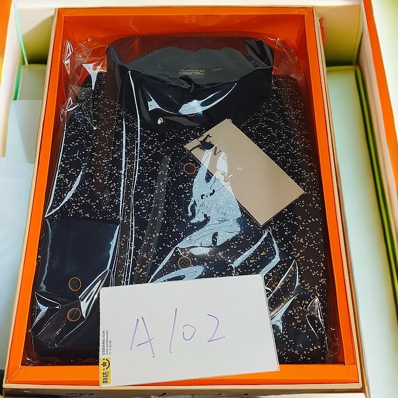 A102  针织开衫断码领纽扣款