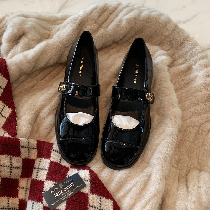 小香风~玛丽珍鞋女法式复古低粗底浅口单鞋一字扣带粗跟亮面漆皮