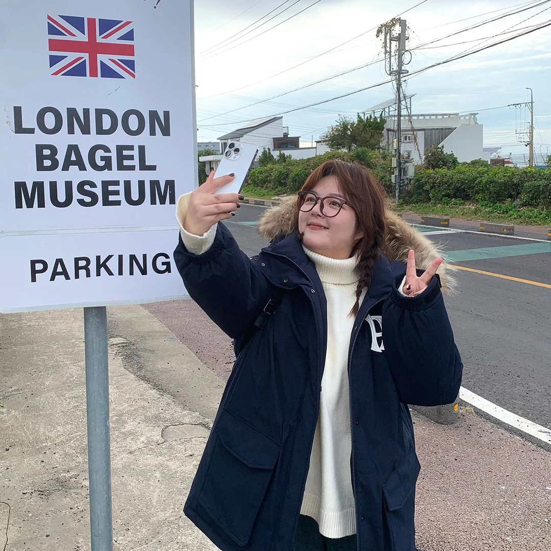 老章和小胖PONGKIKI【英国留学生】可拆卸毛领藏青羽绒冲锋衣