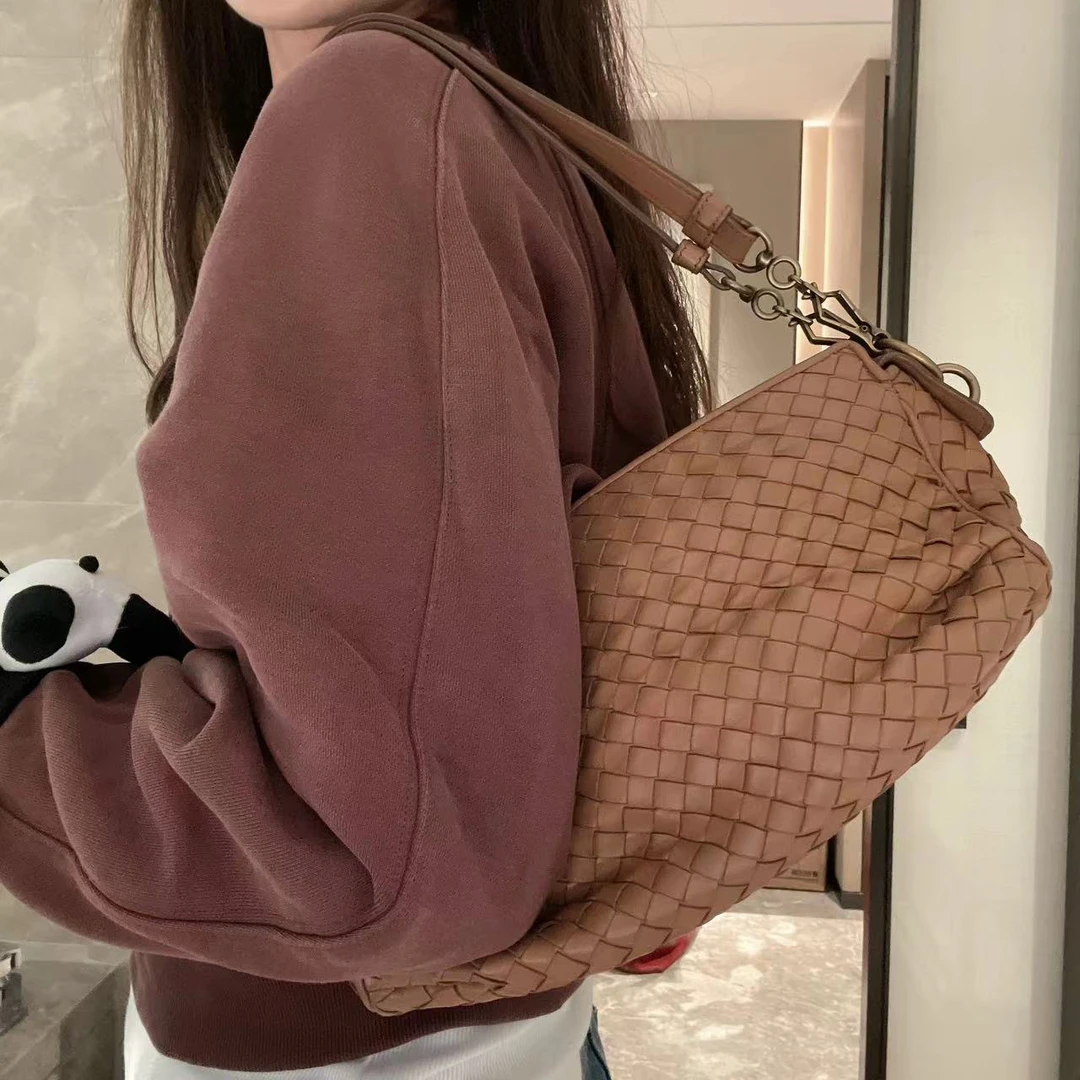 95新 BOTTEGA VENETA/葆蝶家 咖色单肩腋下包