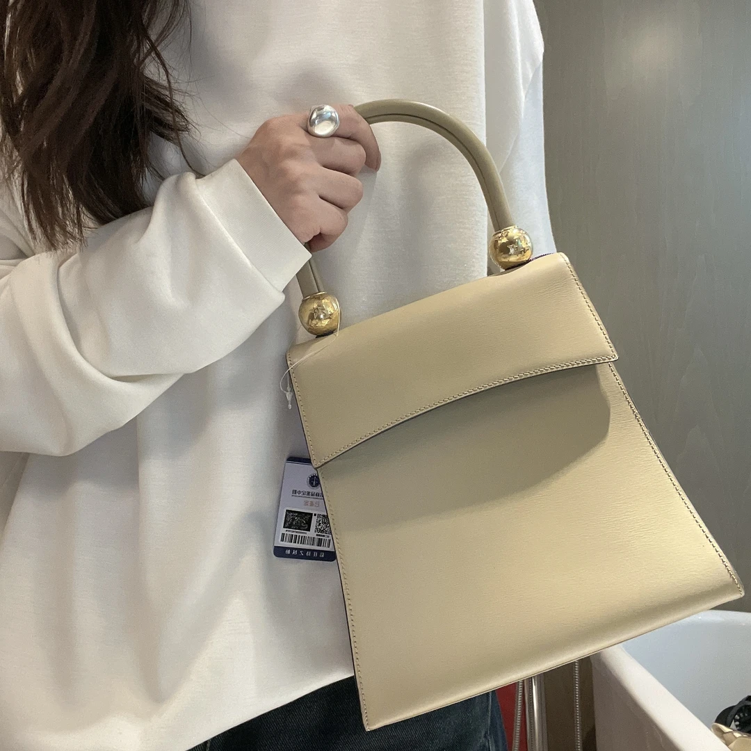 95新 Celine/思琳 奶茶灰色金球手提包