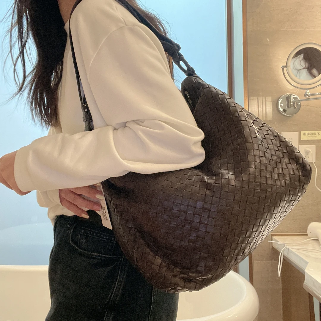 95新 BOTTEGA VENETA/葆蝶家 深棕色手提单肩包