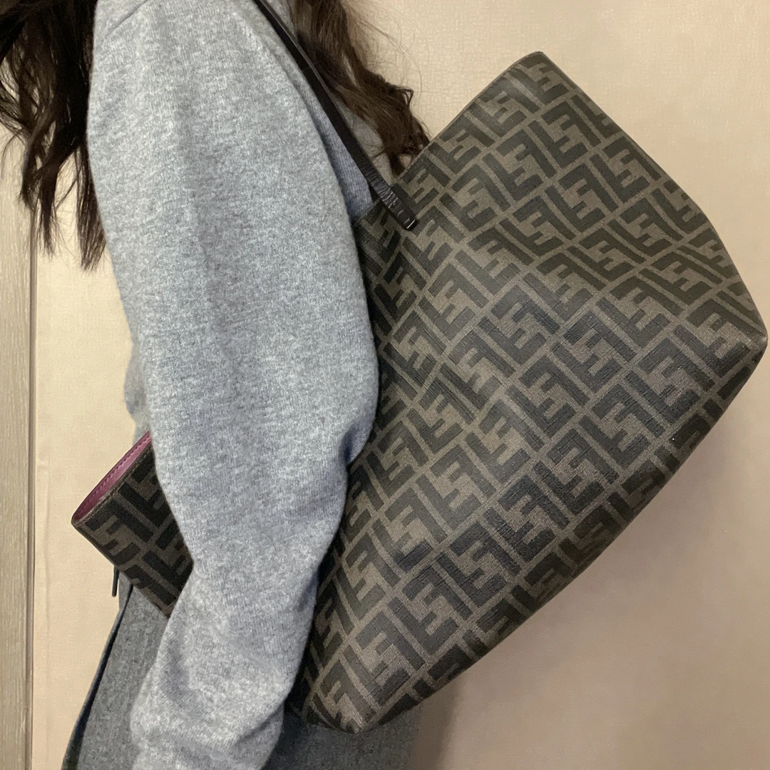 95新 FENDI/芬迪 老花满印单肩托特包