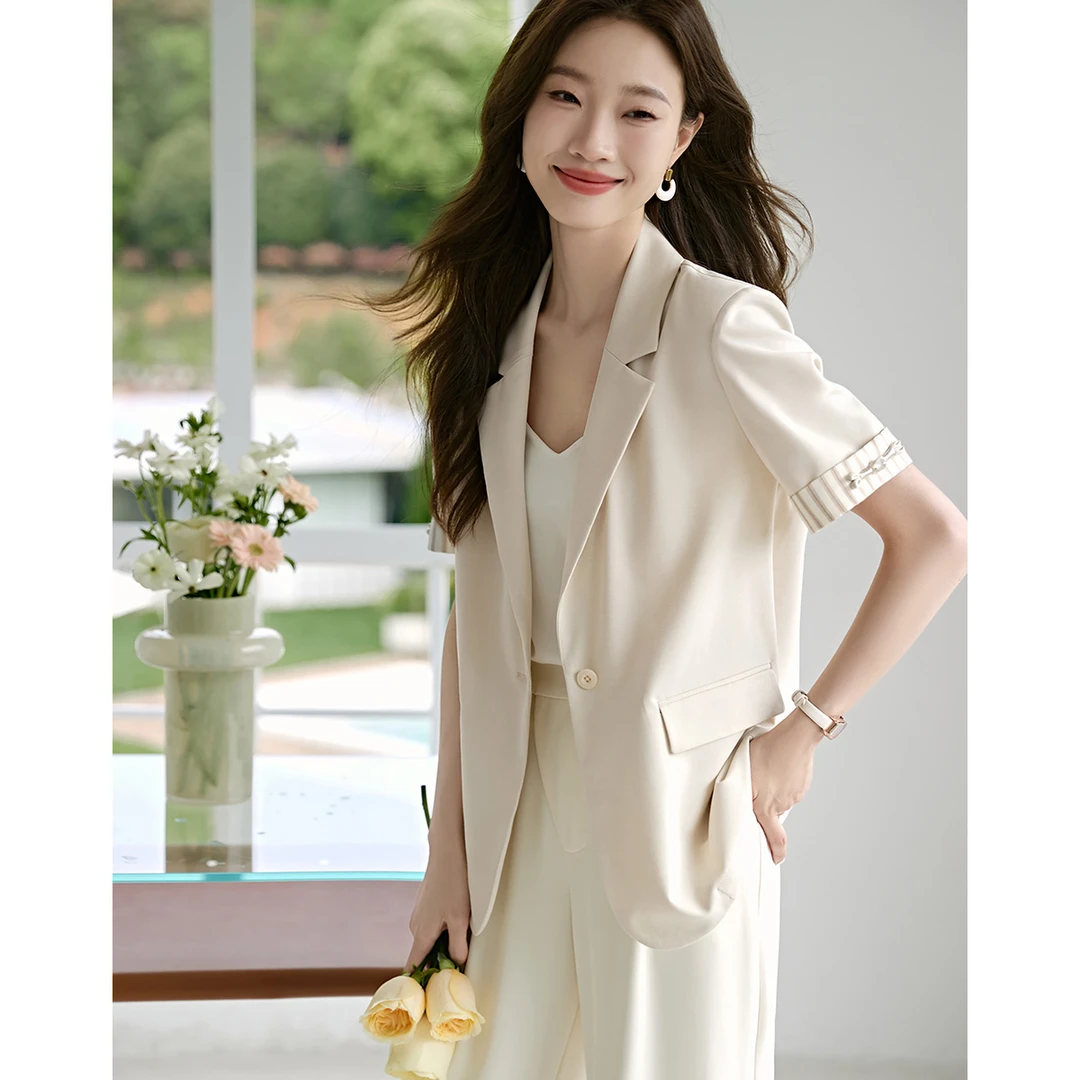 沫晗依美【宽松休闲短袖西装】2025夏季新款袖口条纹撞色宽松女西装