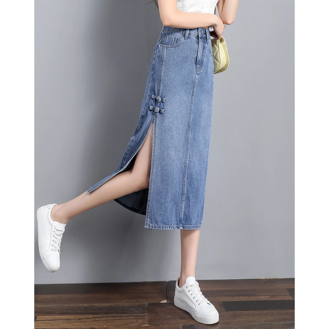 沫晗依美通勤复古盘扣开衩裙2025夏女士时尚百搭减龄透气牛仔裙