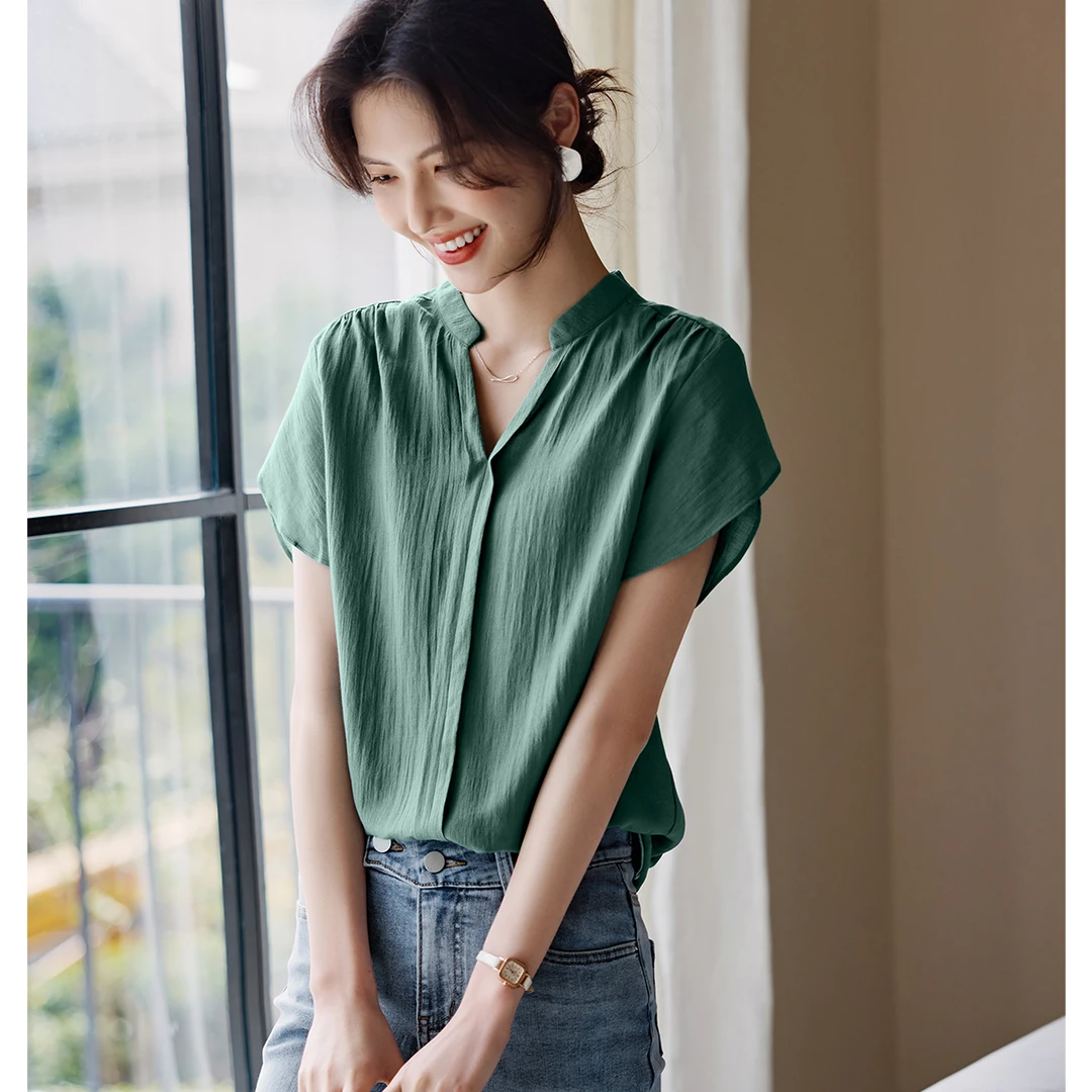 XWI/欣未2025夏气质优雅舒适百搭上衣时尚纯色设计感v领衬衫女