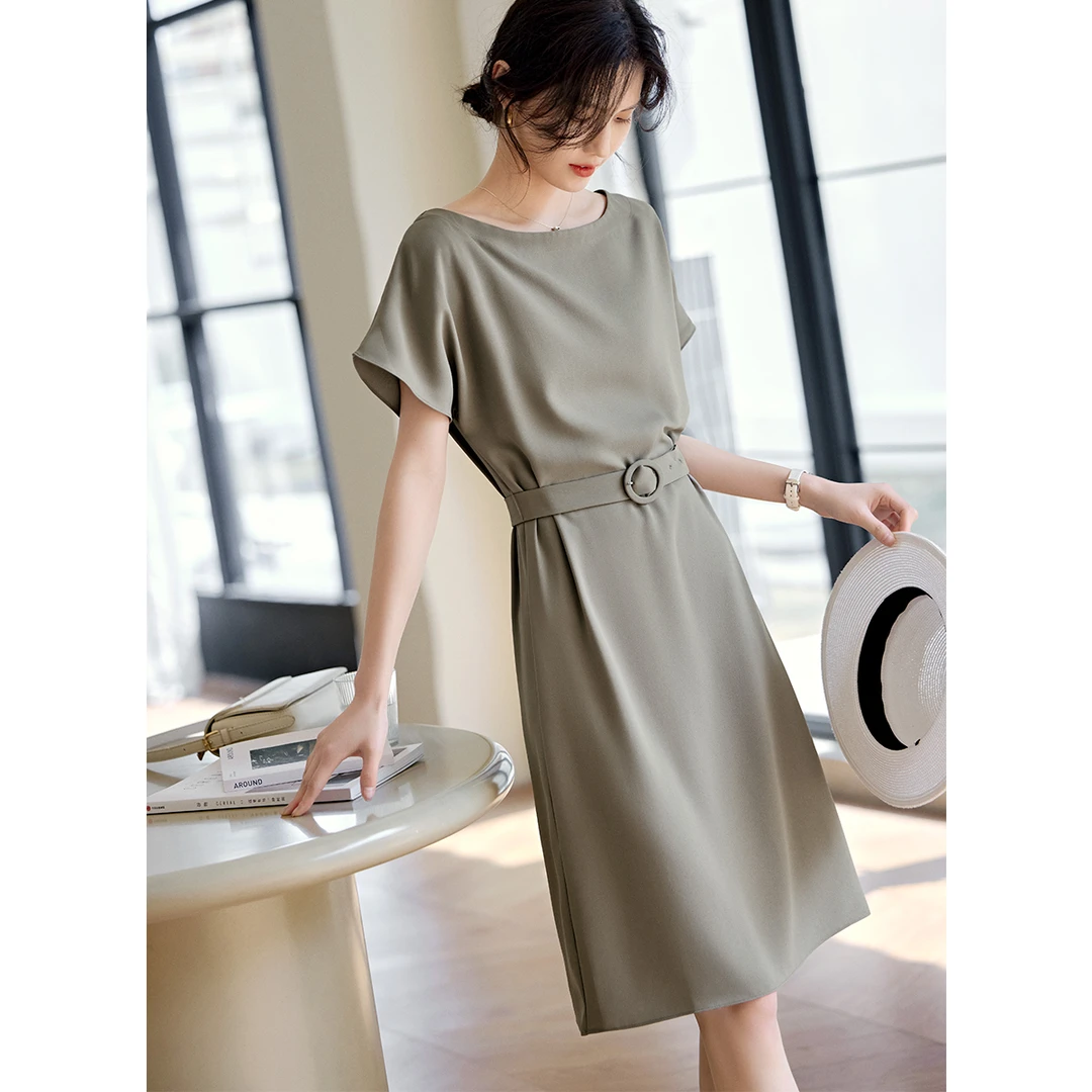 XWI/欣未易打理垂顺大气简雅腰带连衣裙2024新款典雅绿实穿连衣裙