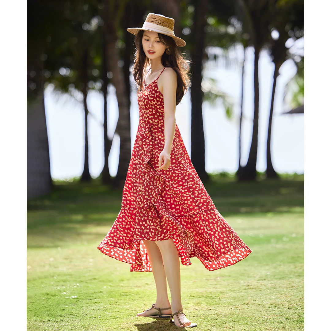 XWI/欣未2025夏季度假风浪漫气质碎花吊带红色中长款连衣裙27033