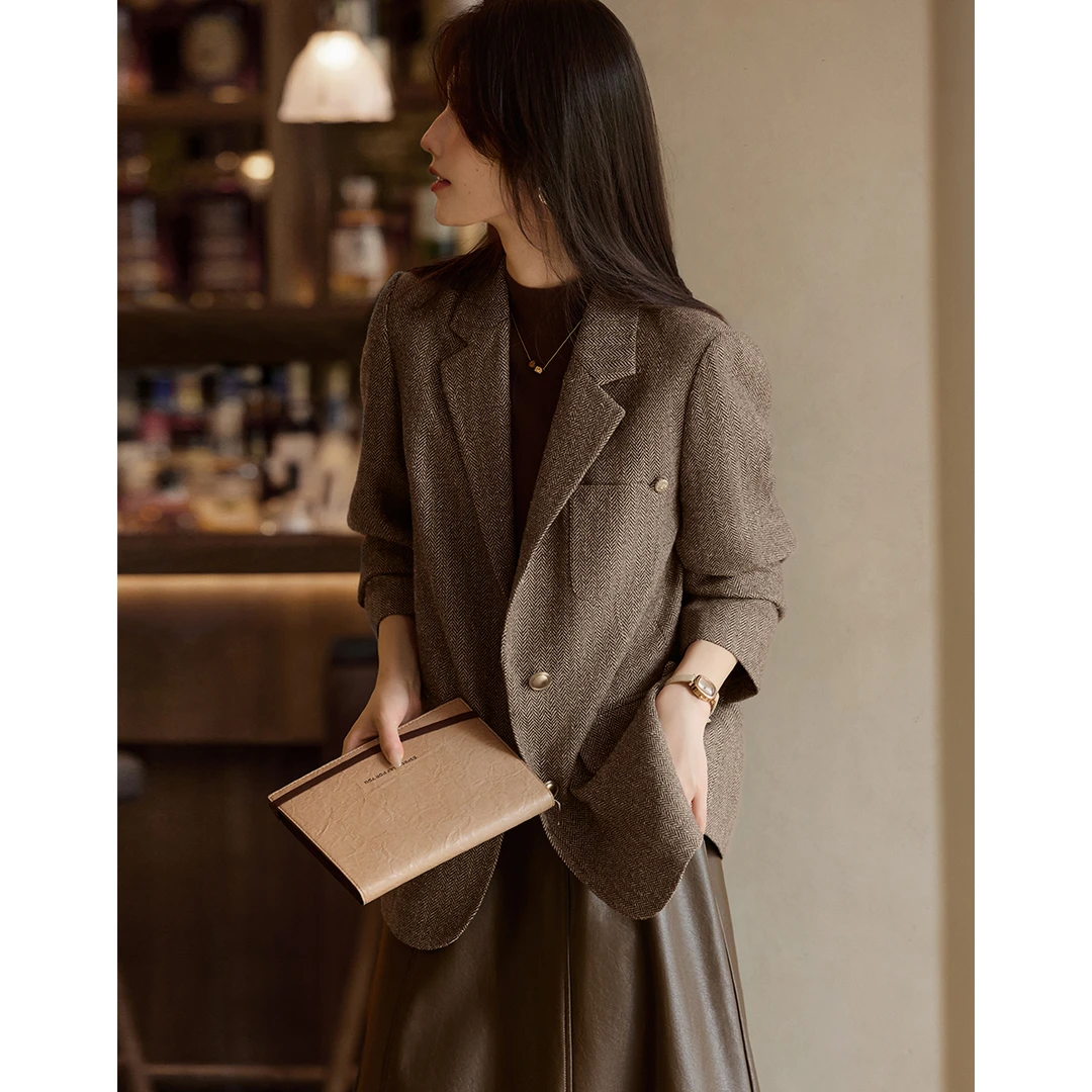 XWI/欣未老钱风气质翻领西装2025早秋新款时尚复古设计感西装外套