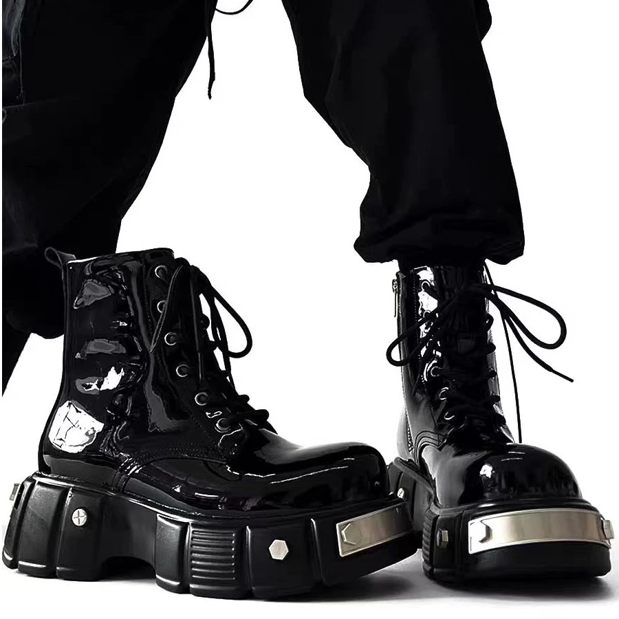 日系情侣露营登山靴小众马丁靴男真皮工装靴女英伦机能风机车短靴