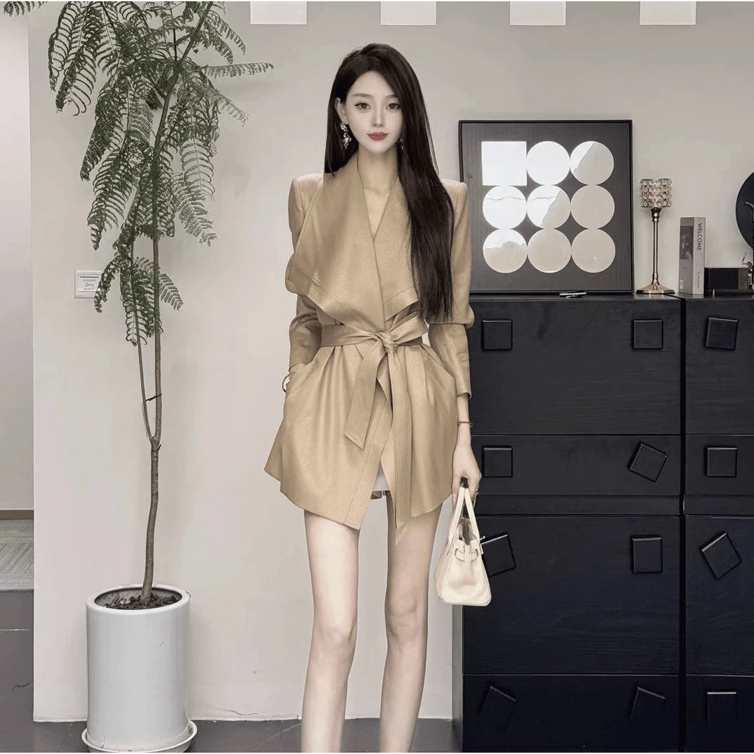 2024秋季新款高级感气质收腰显瘦绑带风衣时尚设计感大翻领外套女