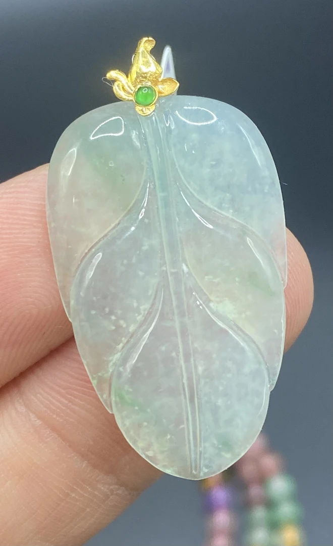 冰绿叶子吊坠 天然翡翠A货18K金镶嵌 种水饱满一刀切福叶子寓意好