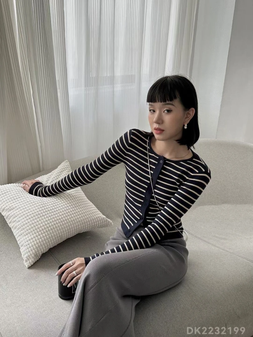 长袖宽松百搭春秋开衫韩版秋冬秋季显瘦条纹时尚休闲外穿