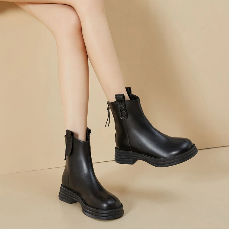 W6609-9 瘦瘦靴女2023年秋季新款厚底英伦风马丁靴软底大码女靴
