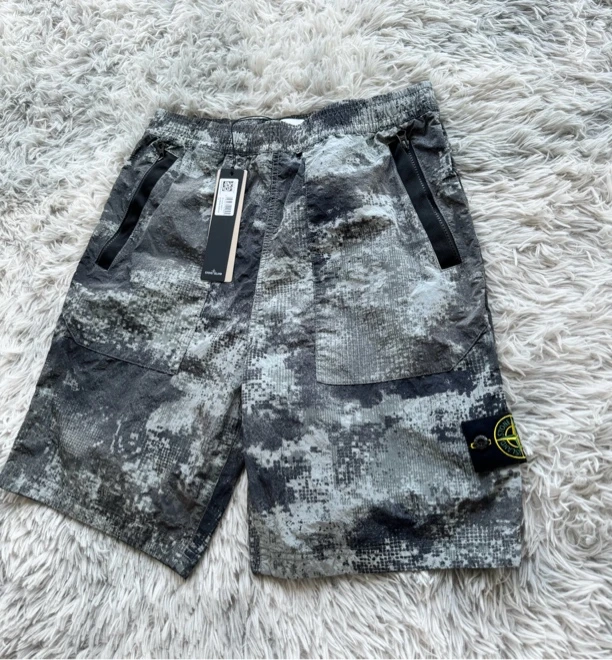 现货Stone Island石头岛迷彩薄款尼龙短裤 24新款 黑白色 专柜3k