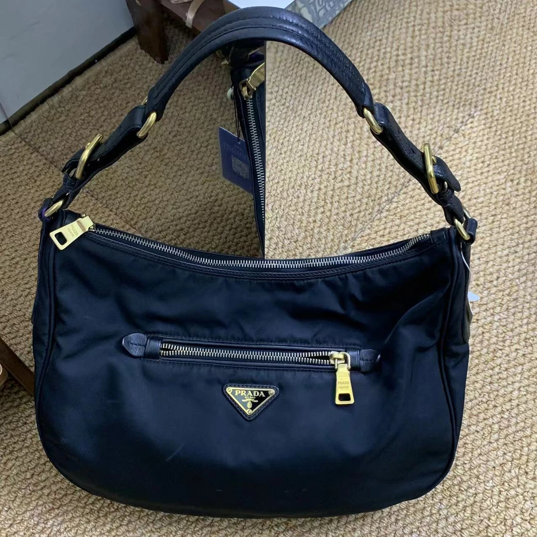 95新 Prada/普拉达 Prada hobo单肩包/7541