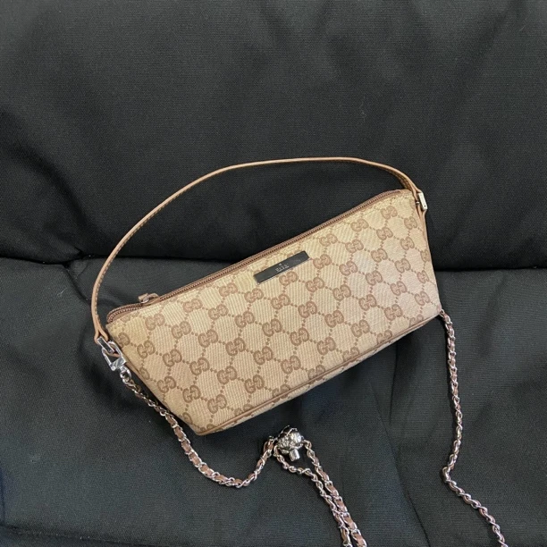 95新 GUCCI/古驰 古驰好成色卡其色小船单肩包/10656711