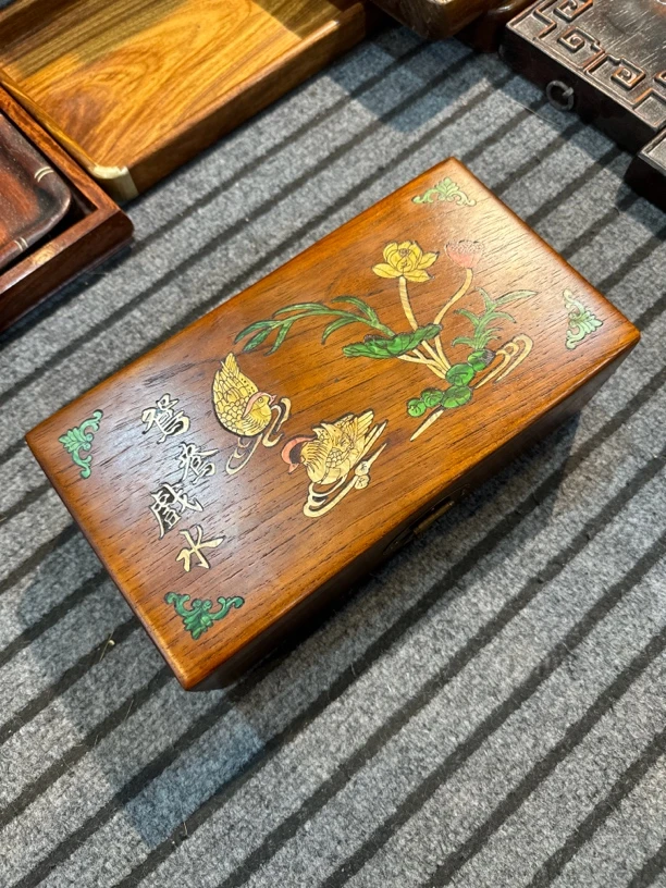 侧翻罗甸彩贝首饰盒长28宽15 高9