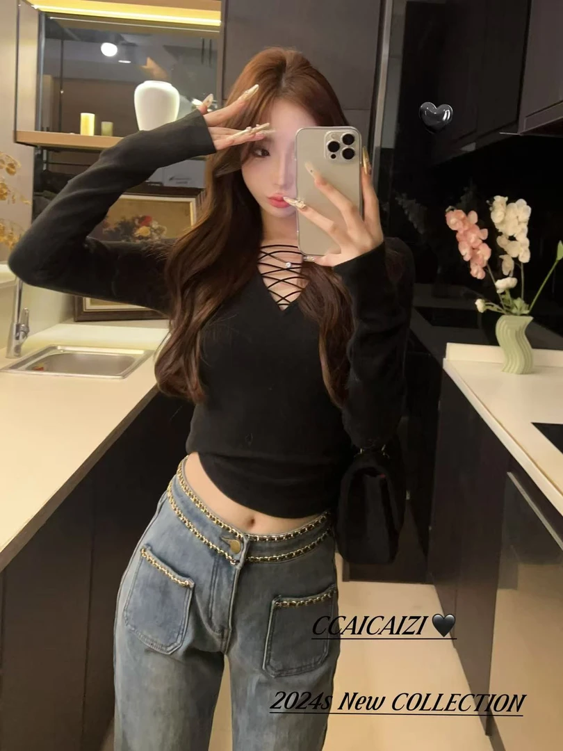 【极简之境】洋气设计感小众V领修身内搭上衣  （磨毛）