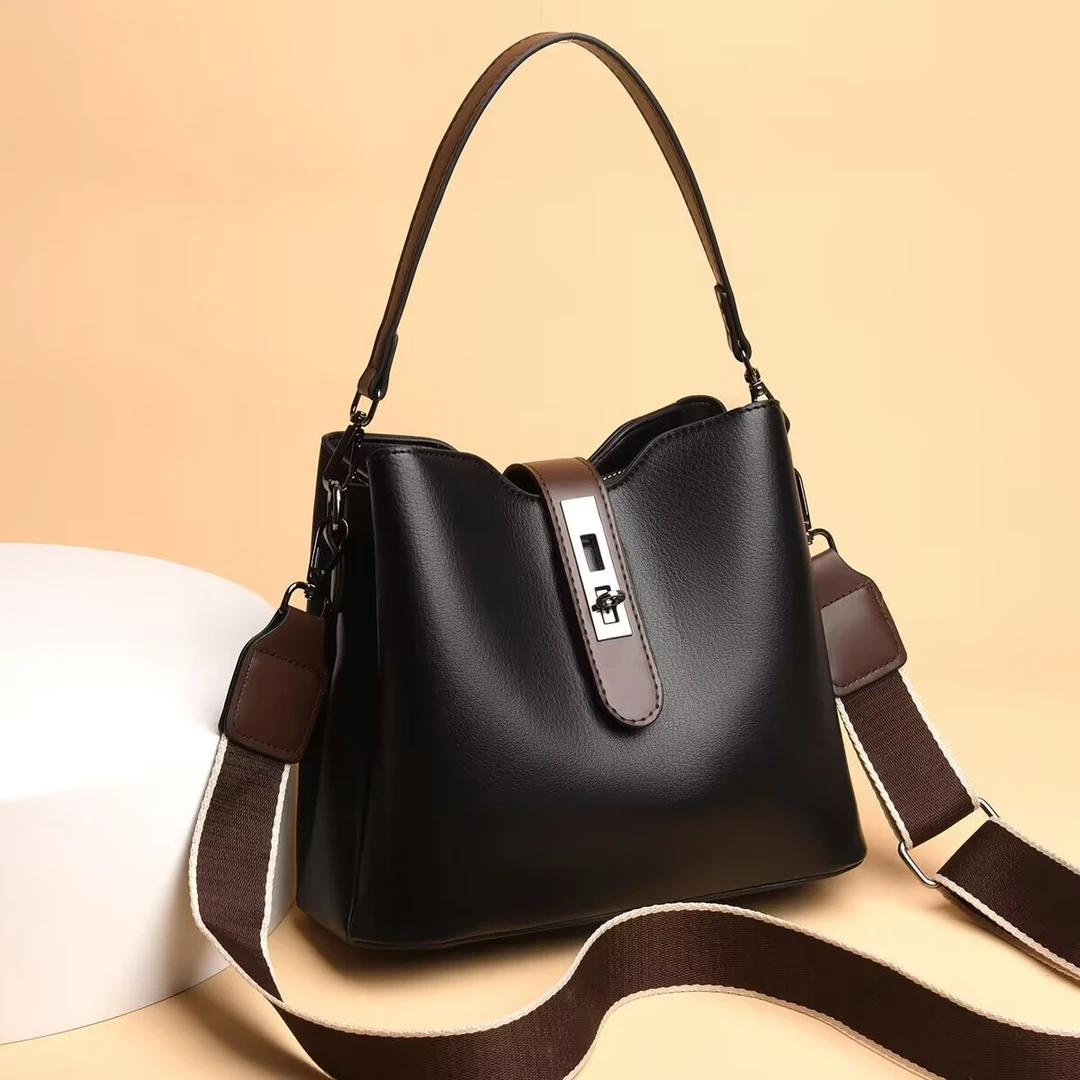 轻奢时尚百搭女士水桶包单肩肩包休闲黑色简约经典斜跨2013