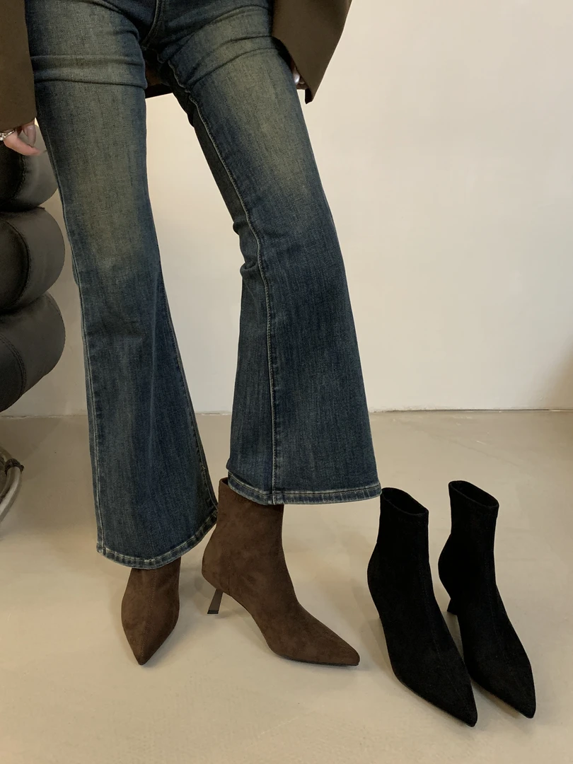 时尚尖头细跟高跟时装靴女2024秋冬新款法式性感气质短靴瘦瘦靴子