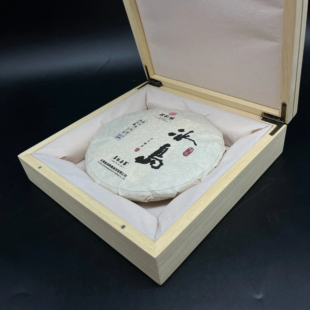 【陈粮號】2019年 冰岛   普洱茶（生茶）紧压茶 357g/饼