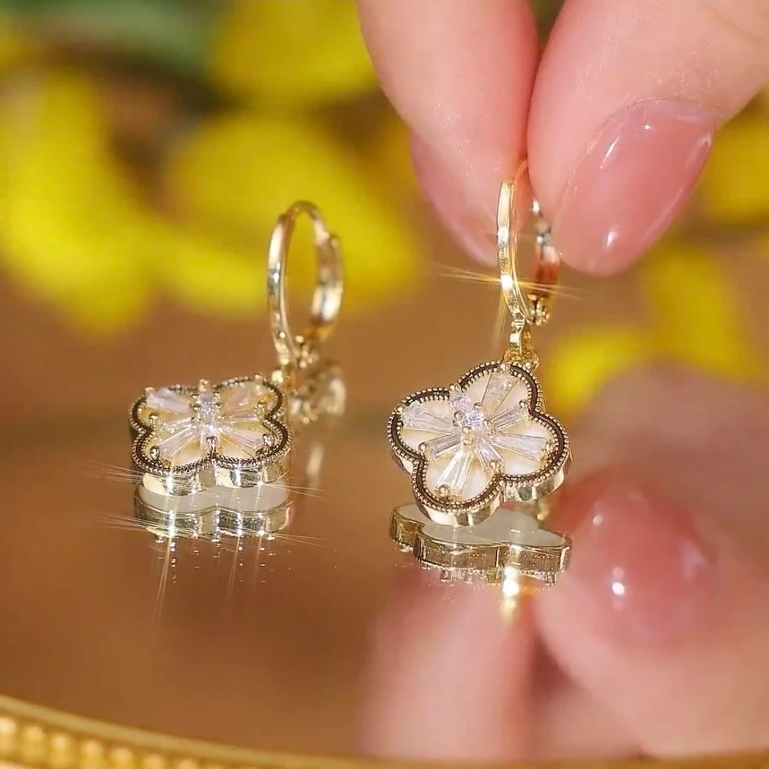 铜合金耳饰 双面四叶草耳环气质轻奢时尚百搭小众耳圈精致镶嵌