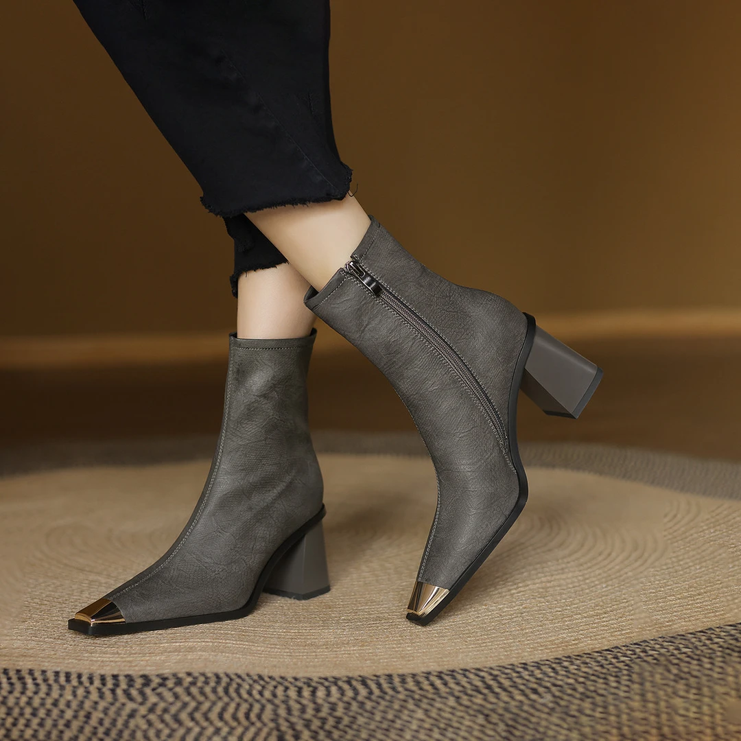 Rohan新款金属方头高跟显瘦时装靴质感纹理侧拉链女靴中筒靴44383