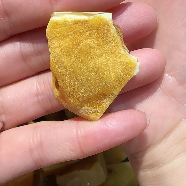 定制琥珀未镶嵌刘*蜜蜡